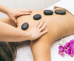 20260409_173212_woman-making-massages-in-a-beauty-saloon